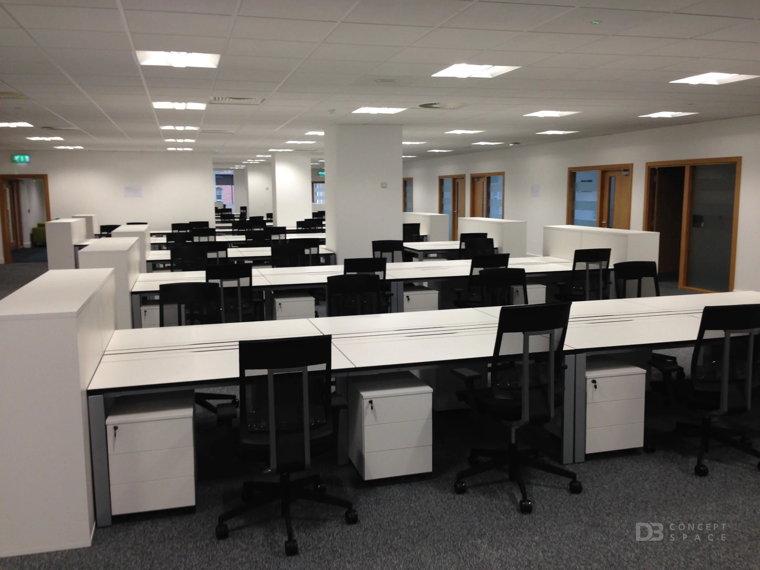 Biuro, Belfast (Wielka Brytania) — realizacja DB Meble